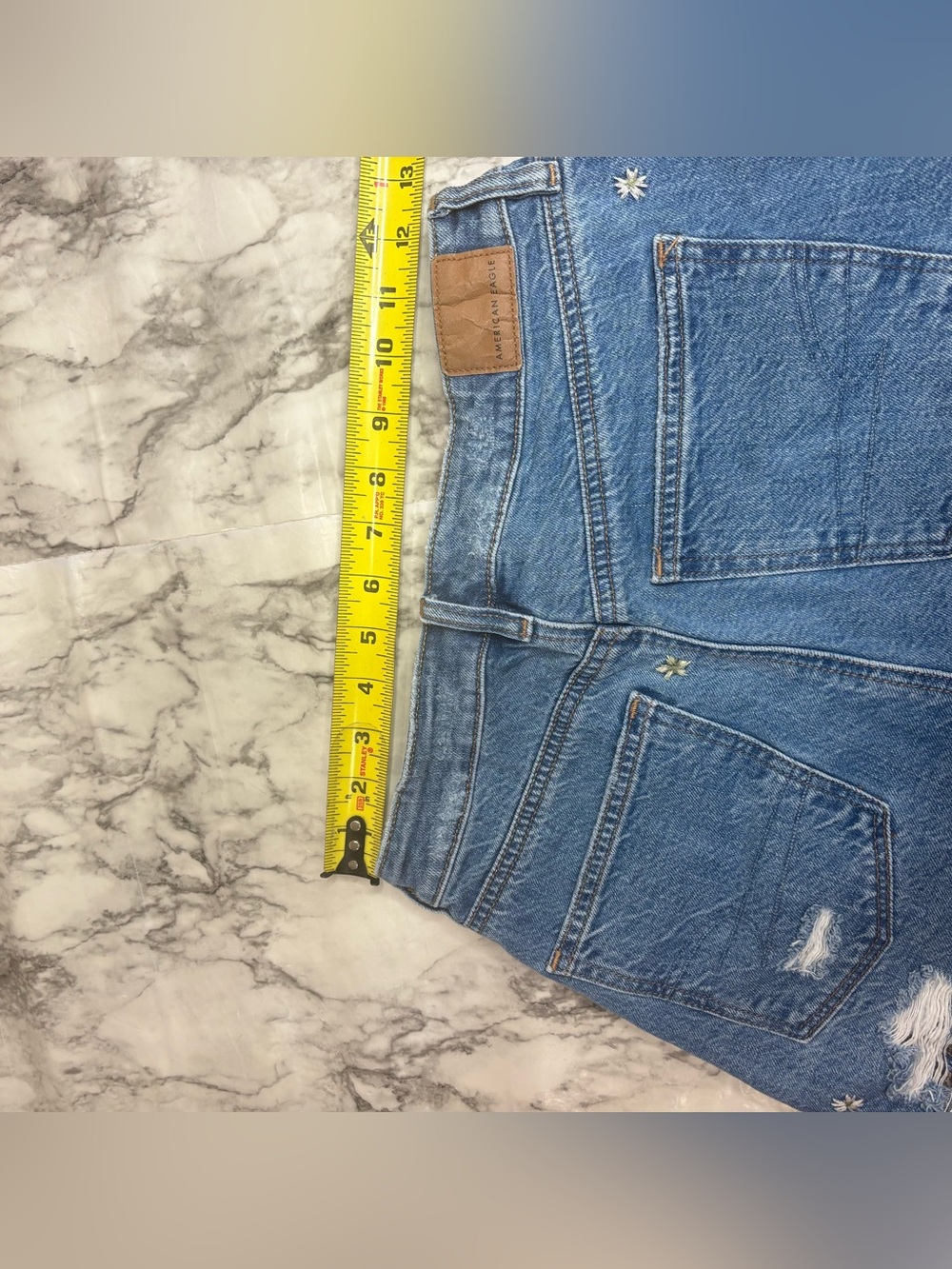 American Eagle Outfitters Embroidered floral Light Blue Denim Shorts size 2 boho - Picture 6 of 7